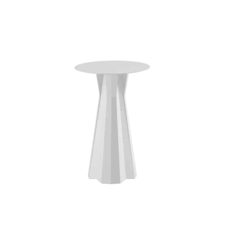 mange debout blanc lumineux